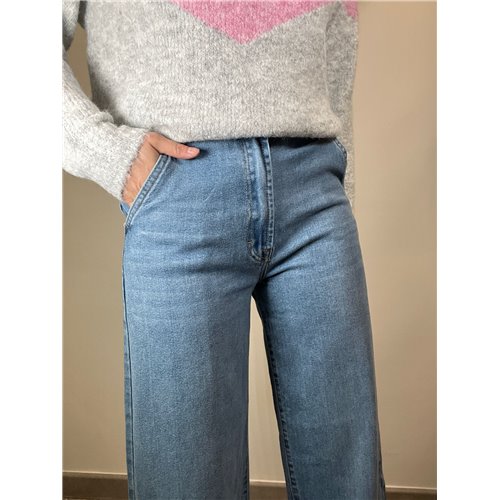 slouchy jeans vs