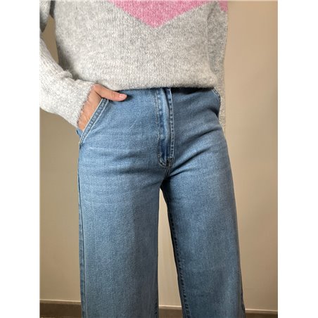 slouchy jeans vs