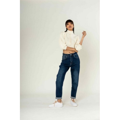 jeans mom 02-2 at25